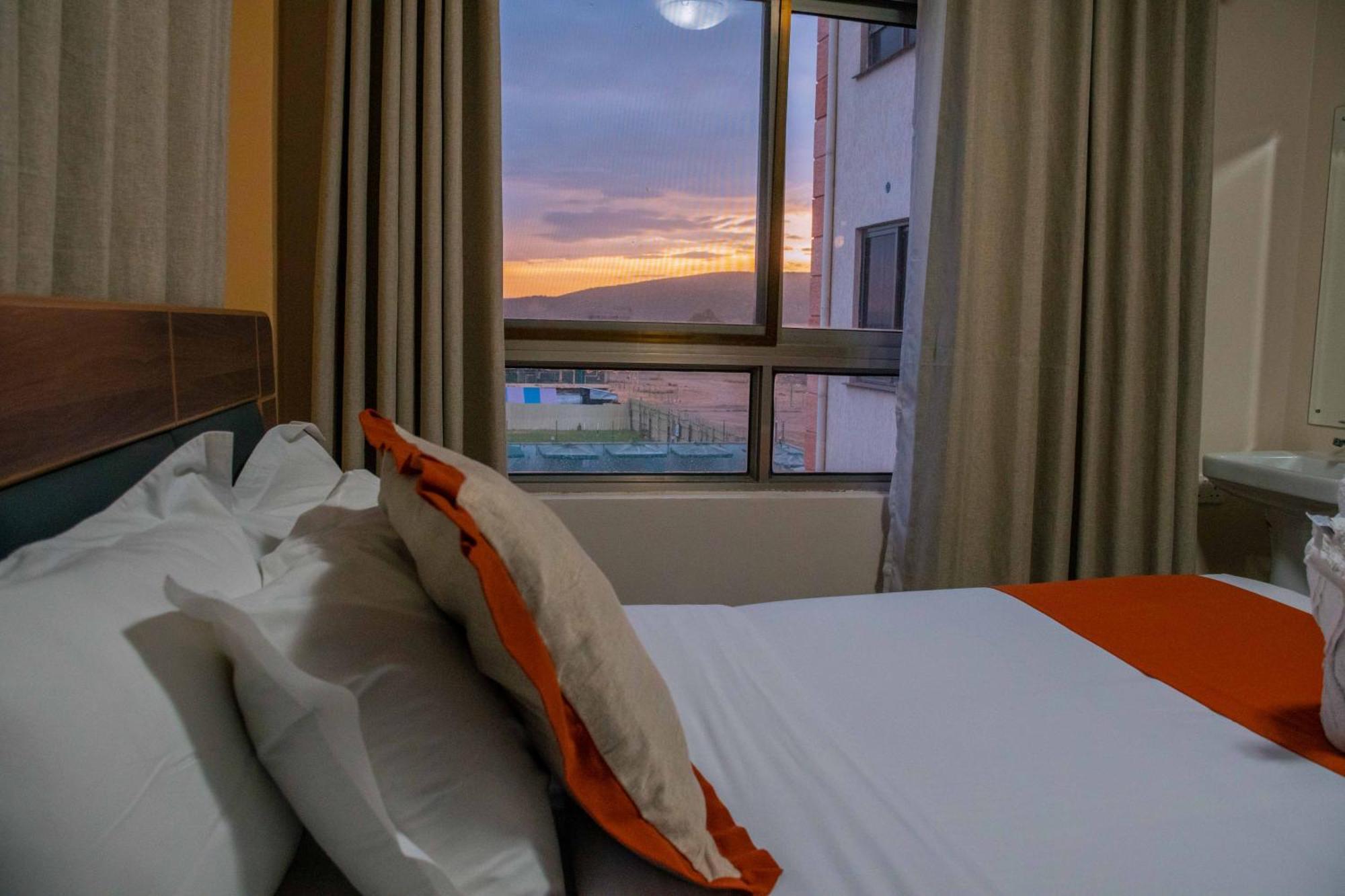 Buraha Zenoni Hotel And Resort Nakuru Exterior foto