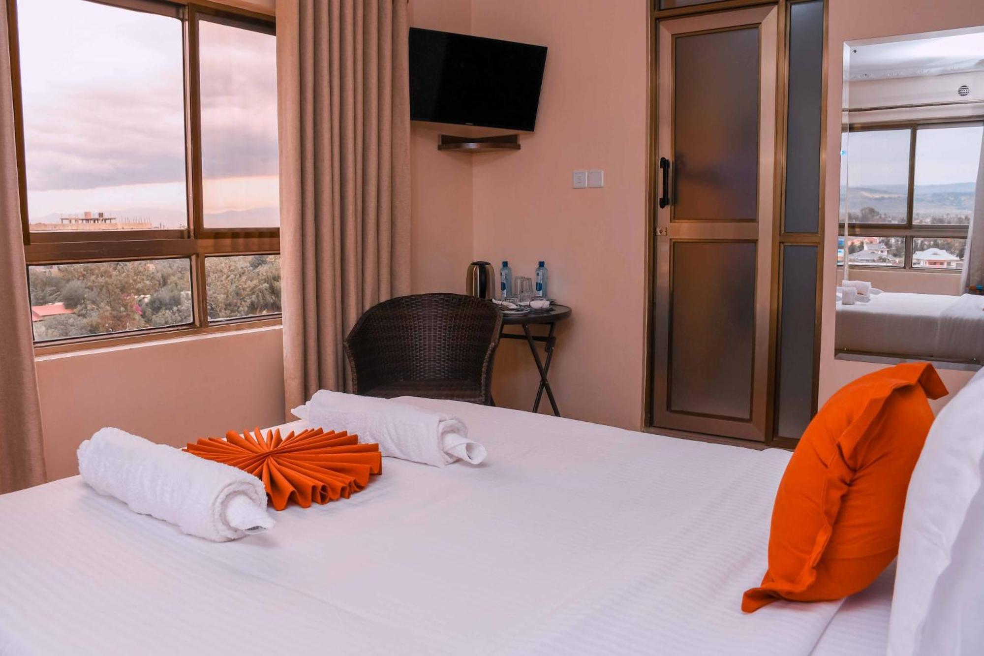 Buraha Zenoni Hotel And Resort Nakuru Exterior foto